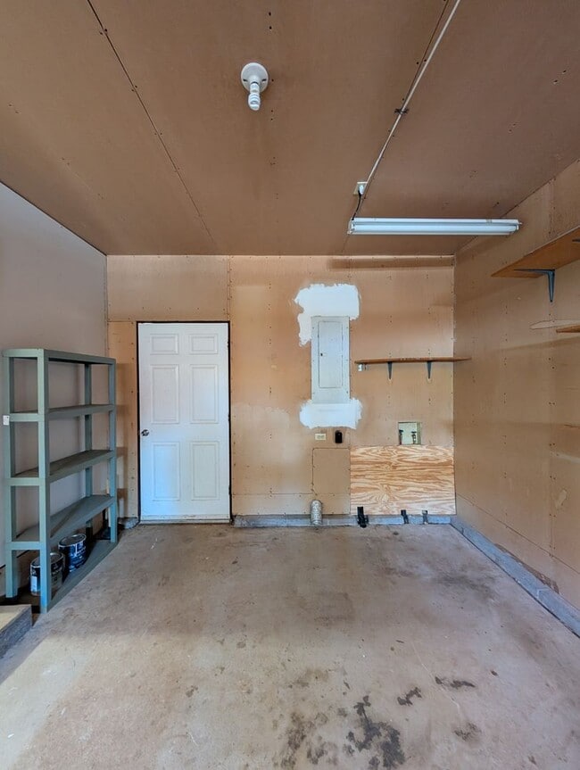 Building Photo - Weaverville Rental