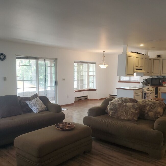 Building Photo - 1 Bedroom Apartment on Mason Lake