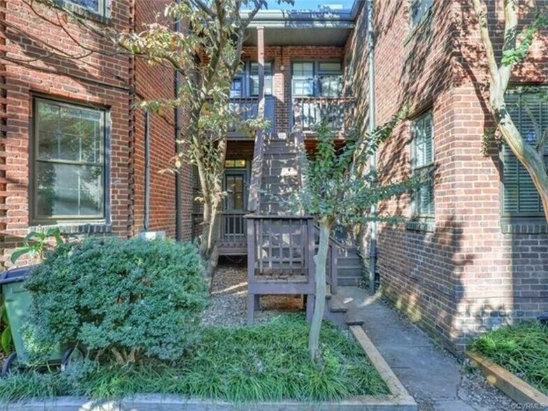 Building Photo - 210 N Stafford Ave