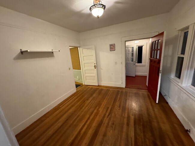 Building Photo - 2139 Prince St