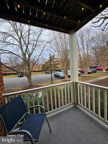 Building Photo - 6618 Boulevard View