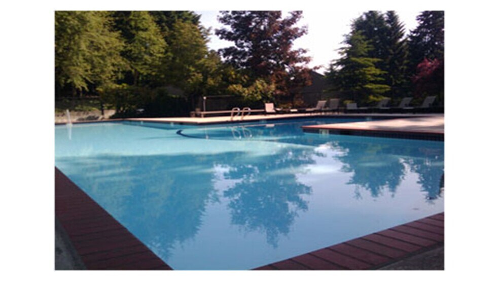 one of 4 pool - 6479 137th Ave NE