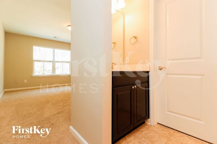 Building Photo - 220 Foxbank Plantation Blvd