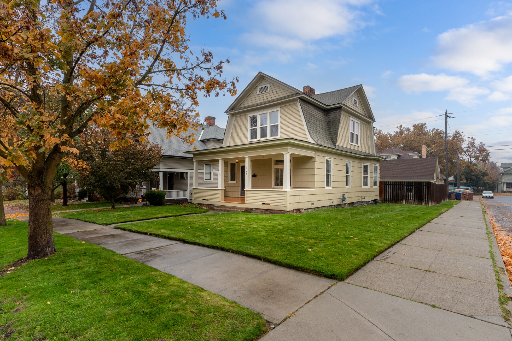 Building Photo - 1728 W 11th Ave