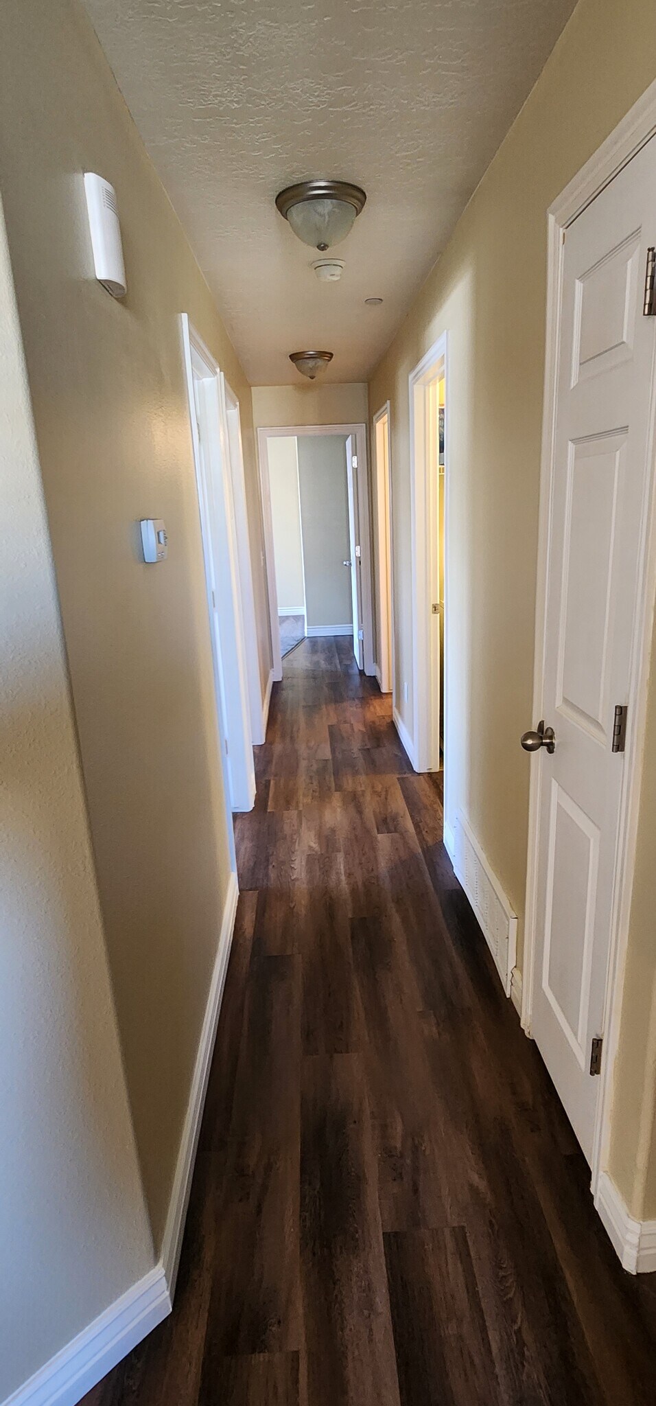 Building Photo - 117 E Calbourne Ln