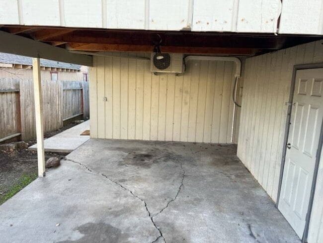 Building Photo - 524-526 MARIE