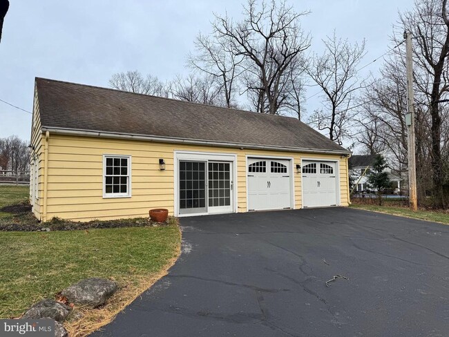 Building Photo - 481 Skippack Pike