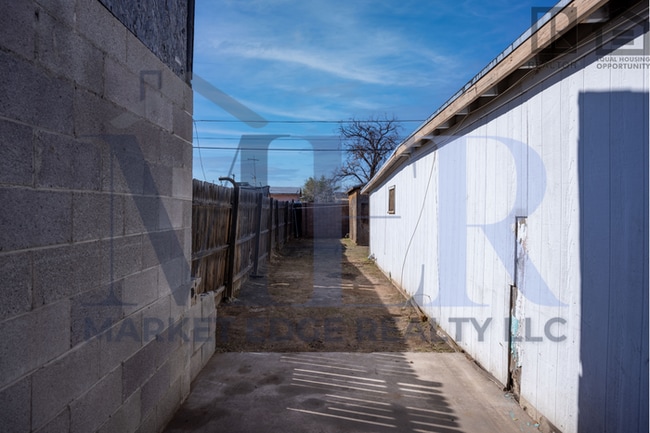 Building Photo - 3Bed/1.5Bath House at 35th/McDowell! $1199...