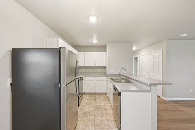 Building Photo - 254 Plez Morgan Dr