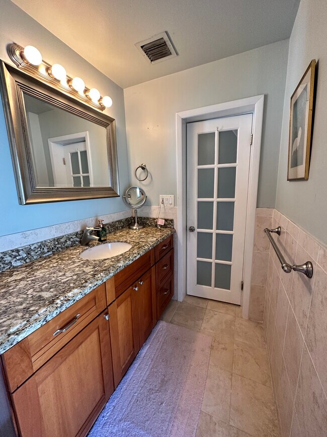 Building Photo - 3036 Coral Shores Dr