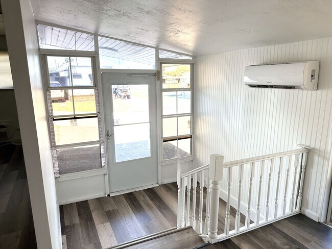 Building Photo - 102 Lantern Pl