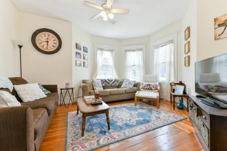 Building Photo - 675 Washington St