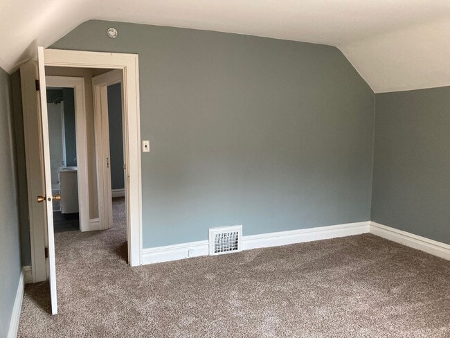 Building Photo - 618 N 56th Ave W