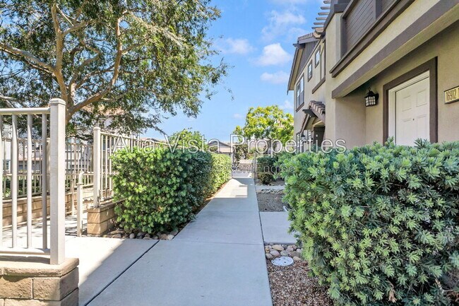 Building Photo - 16912 Laurel Hill Ln