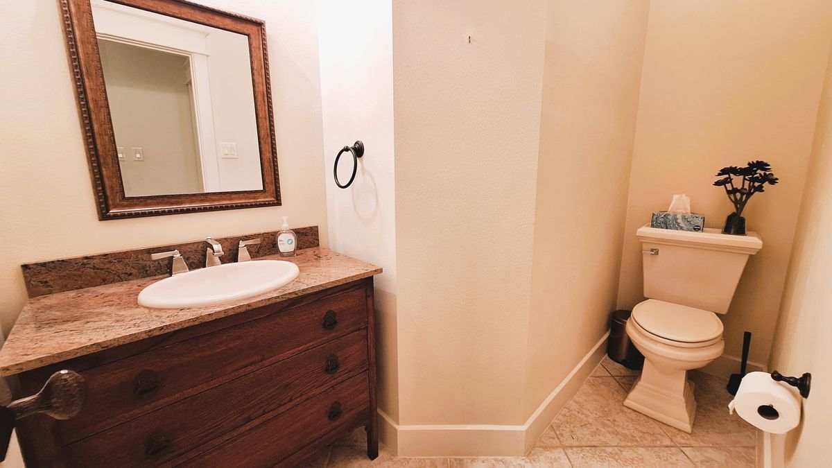 Building Photo - 130 Squires Dr