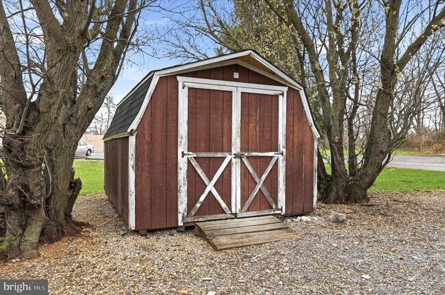 Building Photo - 1873 Clay Hill Rd