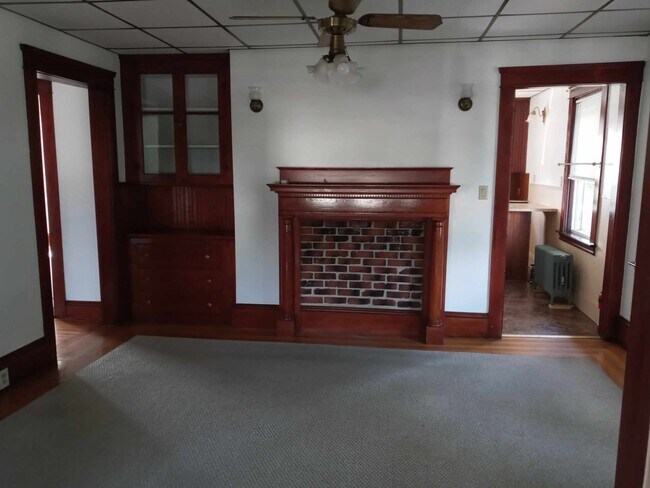 Building Photo - 467 Farmington Ave