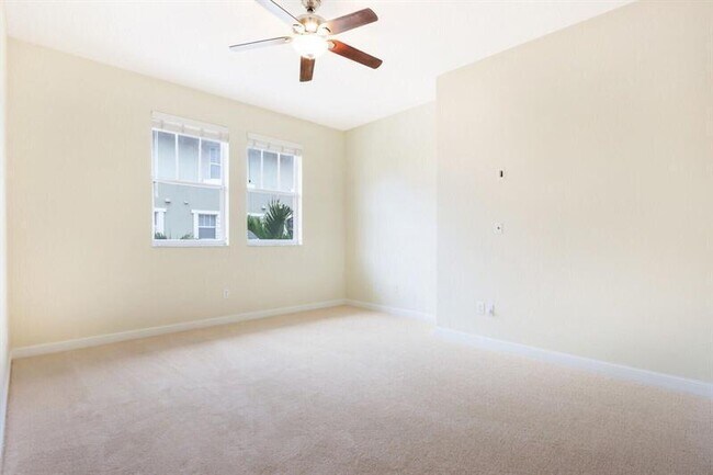 Building Photo - 690 Pacific Grove Dr