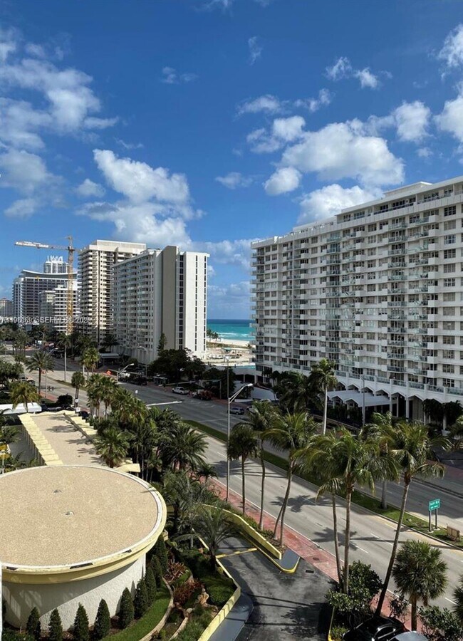 Building Photo - 5600 Collins Ave