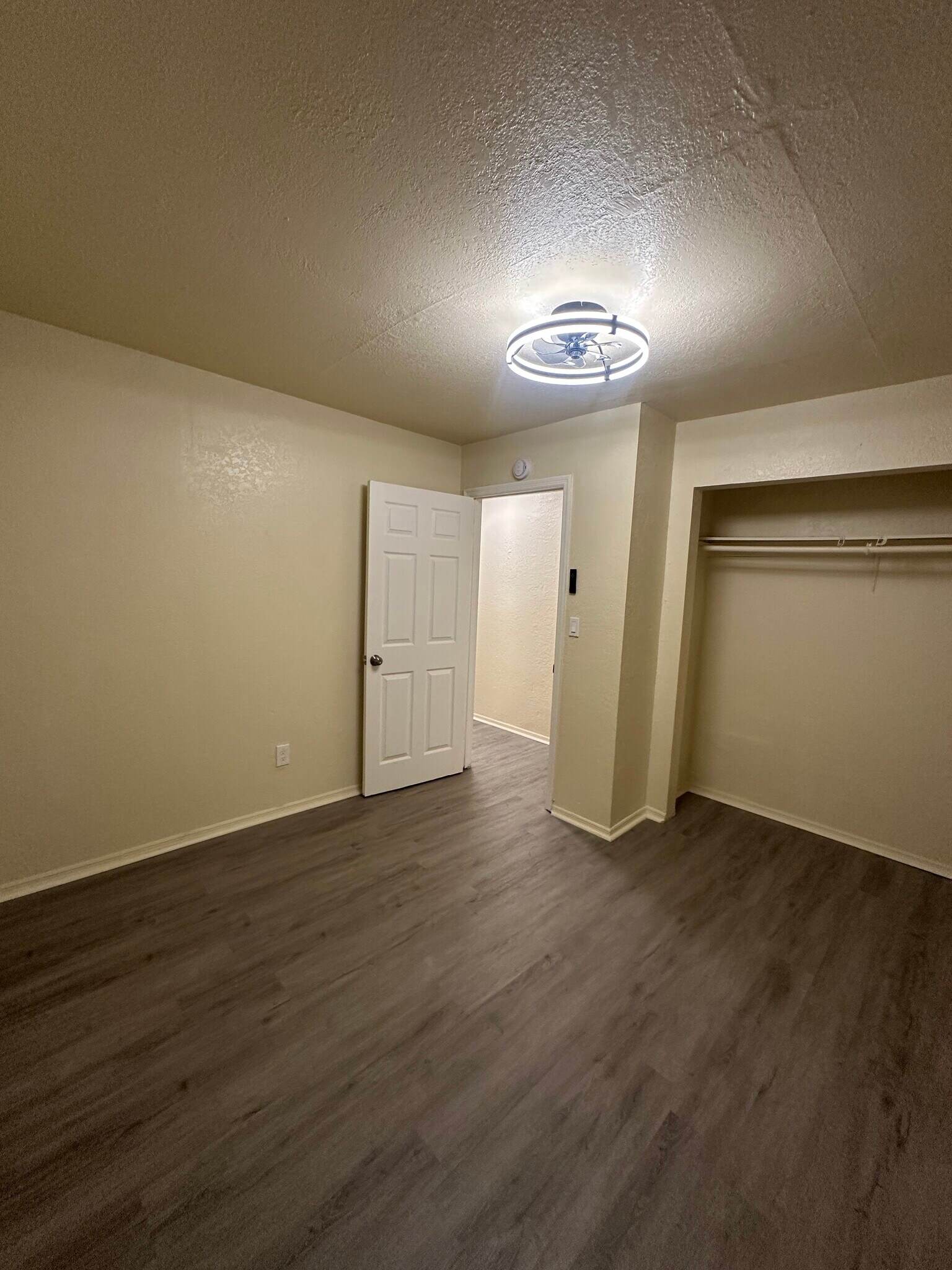 Building Photo - 12414 S Willowbrook Ave