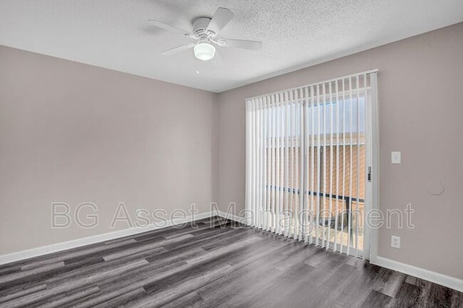 Building Photo - 1922 Ethan Way