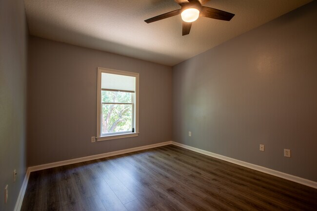 Building Photo - 13785 Herons Landing Way