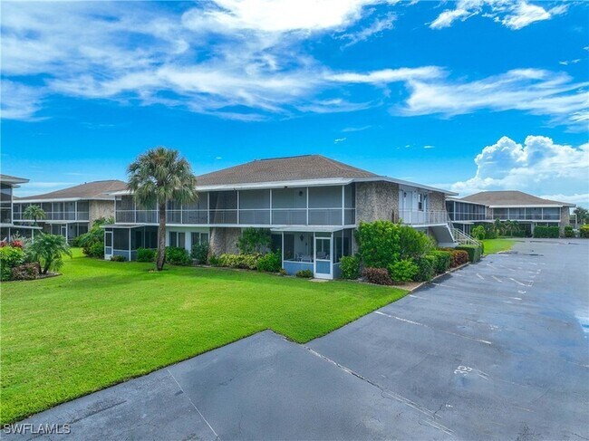 Building Photo - 330 Kon Tiki Dr