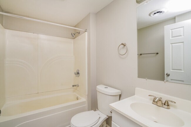 Building Photo - 820 Penn St