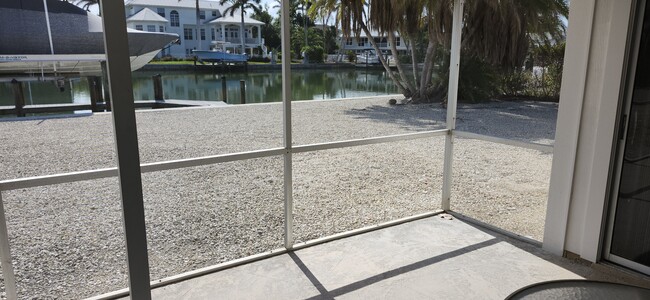 Building Photo - 1666 Sabal Palm Dr