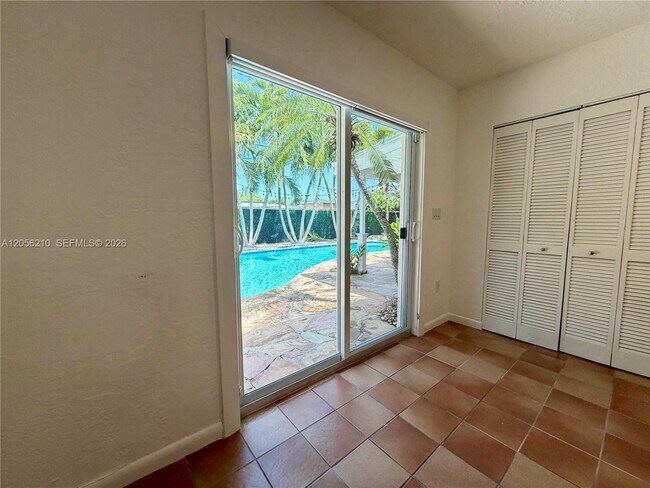 Building Photo - 9340 Jamaica Dr