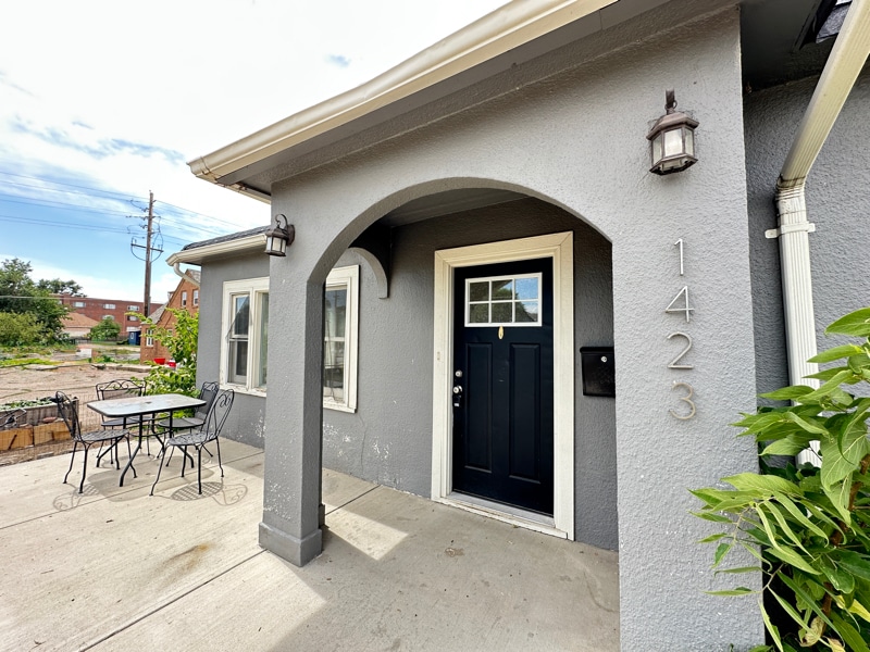 Building Photo - 1423 7th Ave