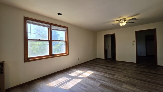 Building Photo - Charming 3-Bedroom  Refurbished Duplex  on 911  Suprise Ending Rd  New London