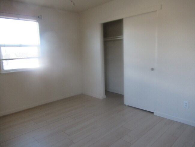 Building Photo - 1505 Garnet Way