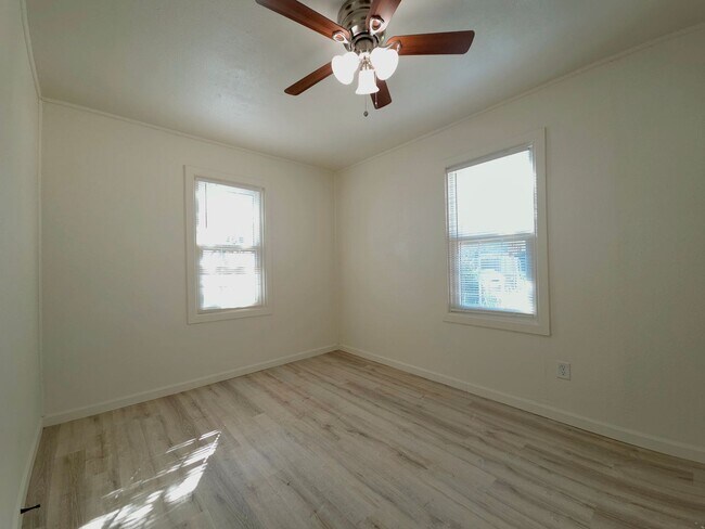 Building Photo - PRE-LEASING FOR SUMMER - Charming 4 Bedroom in the Heart of Lubbock