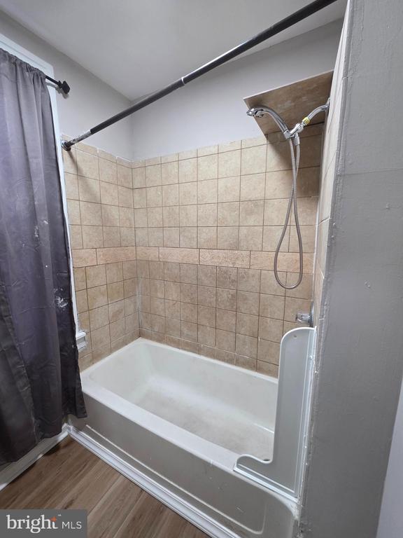 Building Photo - 202 S 6th St