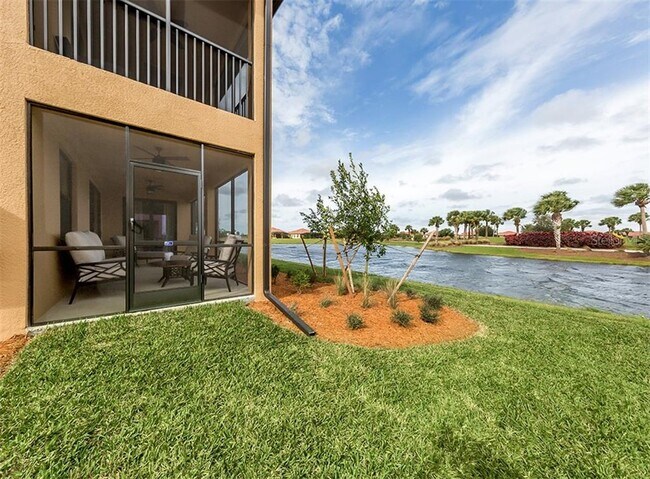 Building Photo - 10792 Tarflower Dr