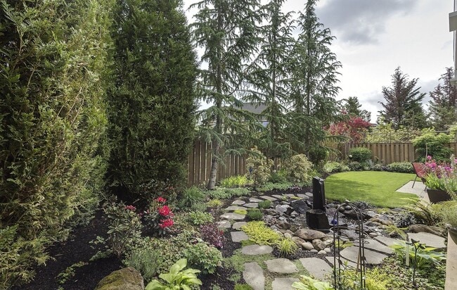 Building Photo - 16723 SW Rogue River Terrace