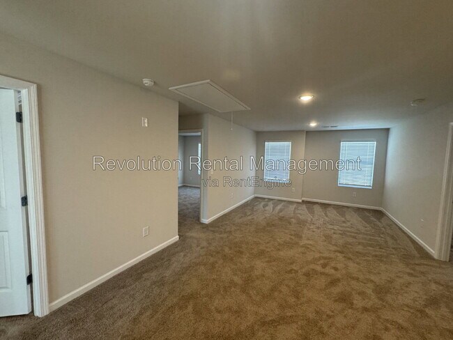 Building Photo - 368 River Walk Farm Pkwy