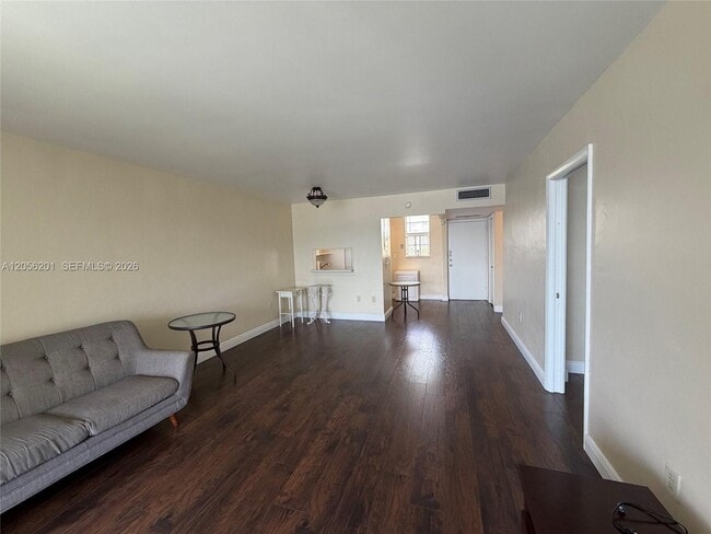 Building Photo - 3020 Marcos Dr