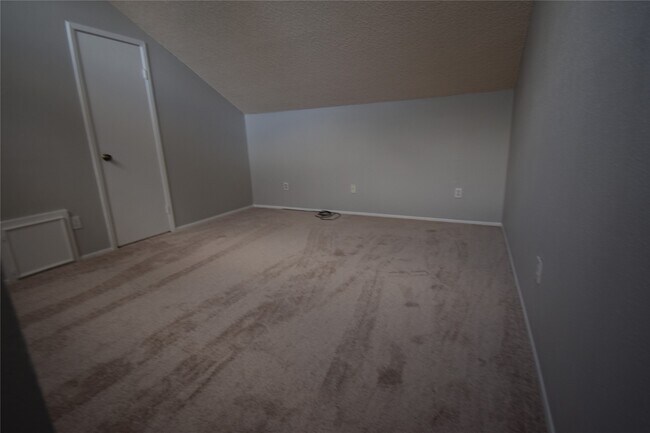Building Photo - 12900 Walden Rd