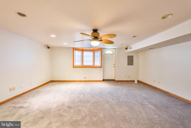 Building Photo - 9898 Wistaria St
