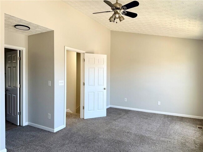 Building Photo - 1708 Redan E