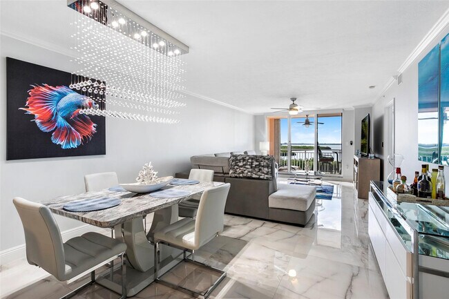 Building Photo - 5167 N Hwy A1A