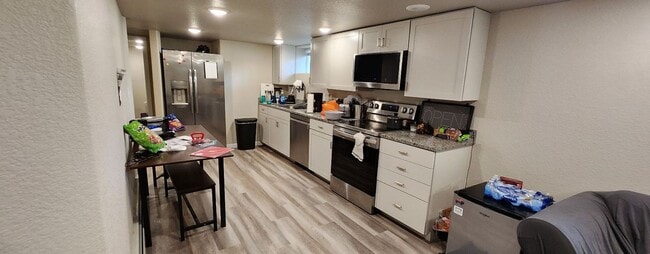 Building Photo - 3-Bed, 2-Bath Beauty in a Can’t-Miss Locat...