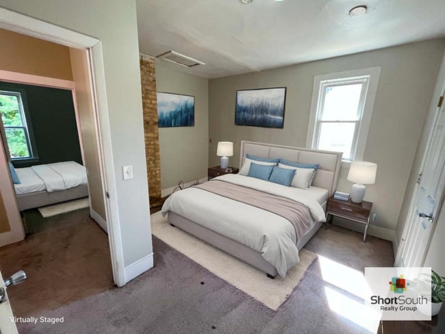Building Photo - 4 bed 1 bath Single Family Home