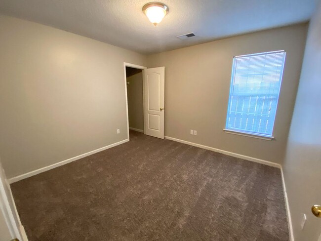 Building Photo - 3 Bed, 2 bath in Cordova