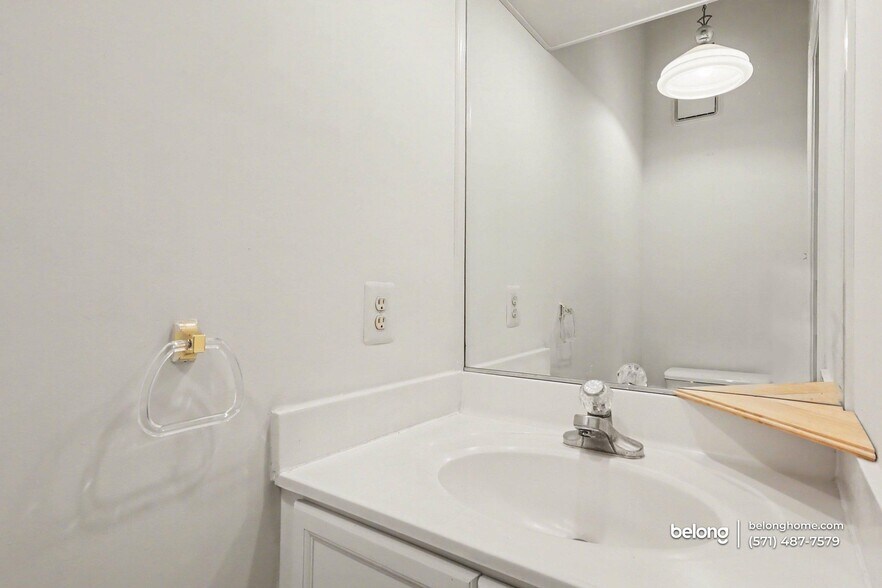 Building Photo - 14789 Truitt Farm Dr