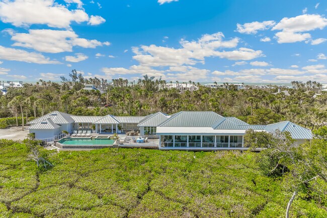 Building Photo - 4040 Loomis Ave