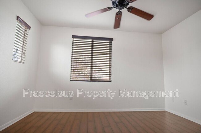 Building Photo - 2374 Calle Torreno
