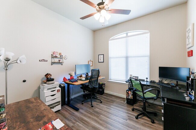 Building Photo - Spacious 4 Bed Home Near Frenship Schools | Modern Build | 2022 Construction